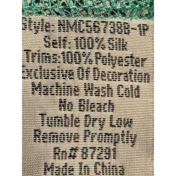 Johnny Was Plus Size V Neck Silk Embroidered Hem SILK Blouse Size PXXL (6193) - Picture 6 of 7